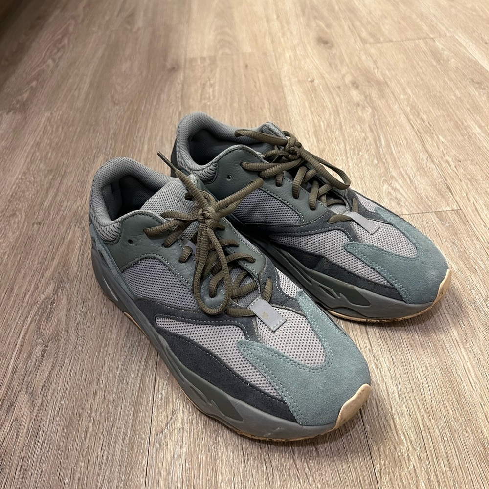 Authentic adidas Yeezy Boost 700
Teal B